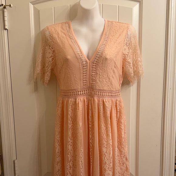 NWOT Elegant Peach Lace Maxi Dress - Picture 2 of 10